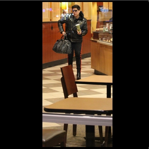 Matthew Tufts Moore PopUp Shop on PoshMark Welcome - Picture 8 of 8